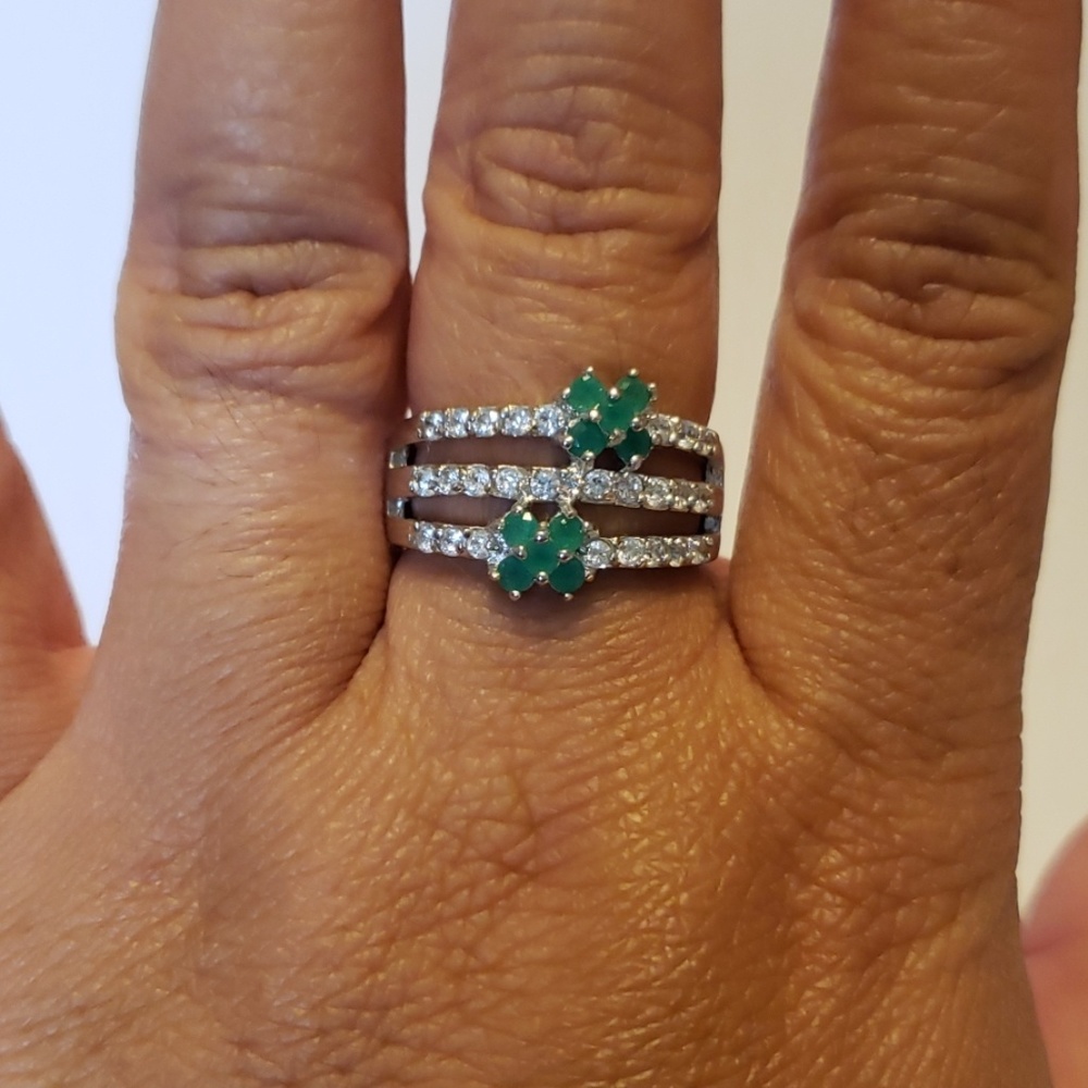 Ring - Picture 3 of 3